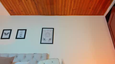 Antonella Mora online show from 17, 9, 2025