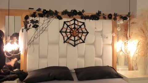 daphne_and_roger online show from 29, 10, 2025