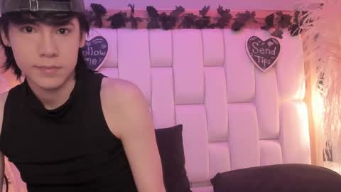 daphne_and_roger online show from 20, 4, 2026