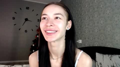 Snapshot of daphne_darkthorn chatting on 21, 12, 2025 Daphne Darkthorn online show from 21, 12, 2025