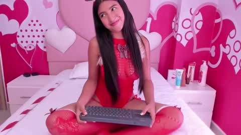 Daphne  online show from 24, 12, 2024