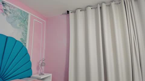 Daphne  online show from 8, 2, 2025