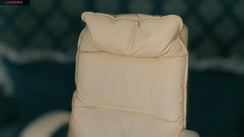 Agatha  online show from 25, 4, 2026