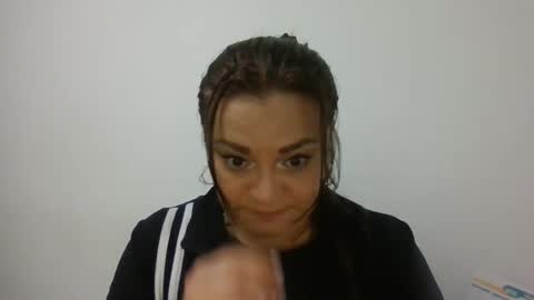 Snapshot of dapnne24 chatting on 19, 11, 2025 dapnne online show from 19, 11, 2025