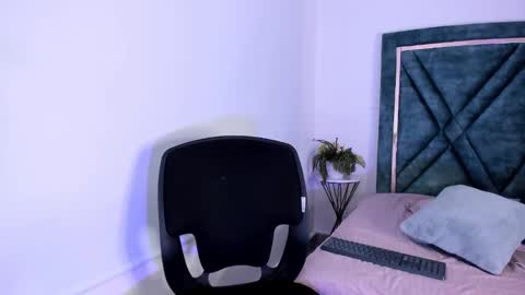 Daphne online show from 5, 12, 2024