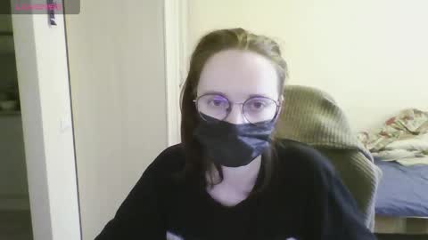 Snapshot of dariena_ chatting on 18, 4, 2026 Darin online show from 18, 4, 2026