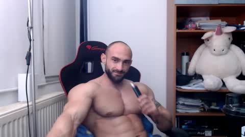 Snapshot of dariomuscle chatting on 4, 12, 2024 Dario online show from 4, 12, 2024