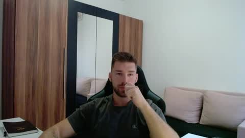 darius_94 online show from 21, 4, 2026