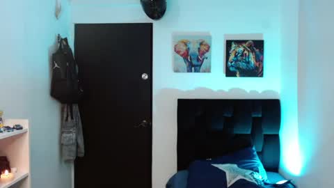 Darius Phoenix  online show from 15, 4, 2026