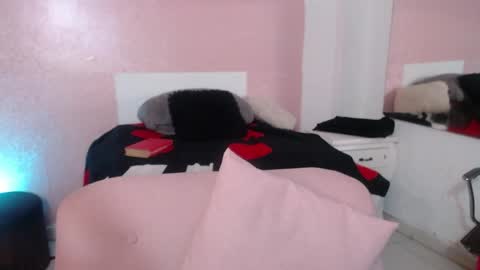 dark_flama online show from 6, 4, 2026