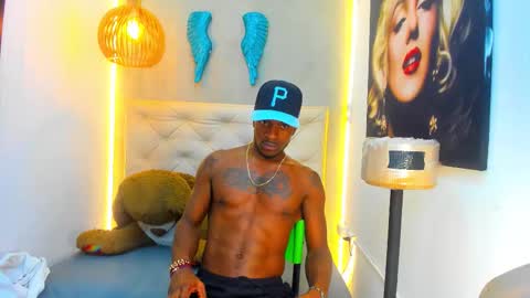 dark_king01 online show from 16, 2, 2026