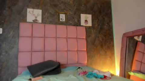 dark_luna1 online show from 25, 2, 2026