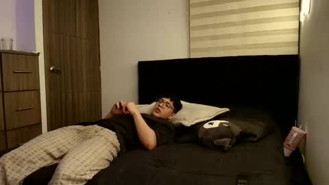 darkpleasuress online show from 10, 3, 2026