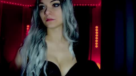 Snapshot of darkskullmistress chatting on 29, 4, 2026 roseredgoddess online show from 29, 4, 2026