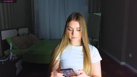 Snapshot of darlina_ryan chatting on 14, 12, 2025 Darlina online show from 14, 12, 2025