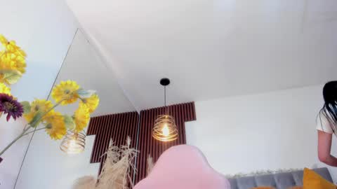 Snapshot of darling_spoiled chatting on 4, 6, 2026 darling online show from 4, 6, 2026