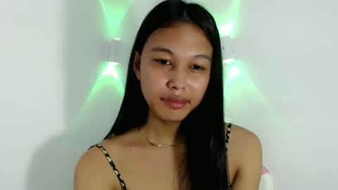 Snapshot of darling_sweetheartxx chatting on 12, 1, 2026 YOUR ATHENA online show from 12, 1, 2026