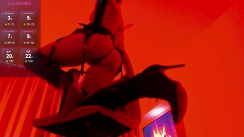 Snapshot of daryakeyy chatting on 3, 11, 2025 daryakeyy online show from 3, 11, 2025