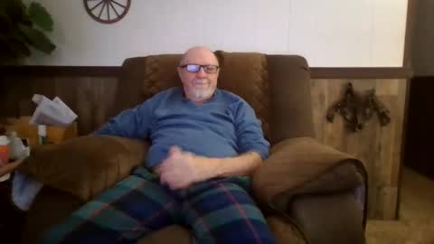 Snapshot of dave571960 chatting on 8, 11, 2025 dave571960 online show from 8, 11, 2025