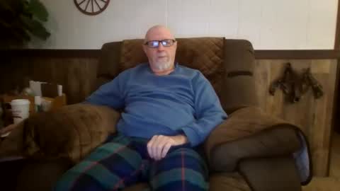 Snapshot of dave571960 chatting on 27, 11, 2025 dave571960 online show from 27, 11, 2025