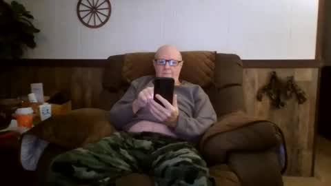 Snapshot of dave571960 chatting on 13, 1, 2026 dave571960 online show from 13, 1, 2026