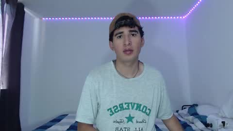 Snapshot of dave_hot1 chatting on 17, 12, 2025 David online show from 17, 12, 2025