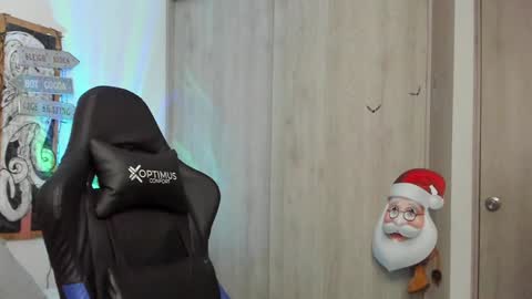 Snapshot of dave_max93 chatting on 18, 12, 2024 DAVE MAX online show from 18, 12, 2024