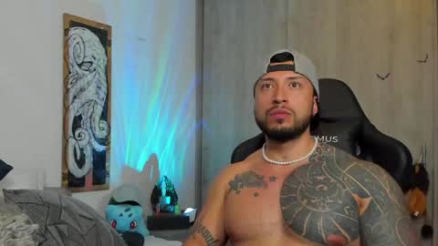 Snapshot of dave_max93 chatting on 8, 1, 2025 DAVE MAX online show from 8, 1, 2025