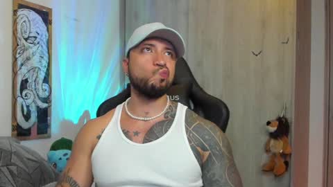 Snapshot of dave_max93 chatting on 8, 1, 2025 DAVE MAX online show from 8, 1, 2025