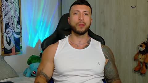 Snapshot of dave_max93 chatting on 1, 2, 2025 DAVE MAX online show from 1, 2, 2025