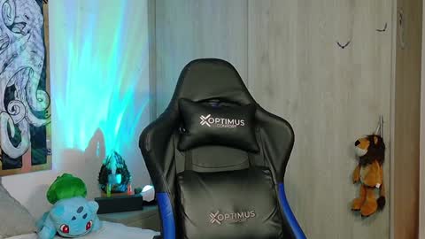 Snapshot of dave_max93 chatting on 2, 2, 2025 DAVE MAX online show from 2, 2, 2025