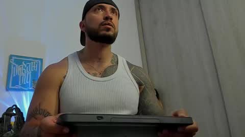 Snapshot of dave_max93 chatting on 5, 10, 2025 DAVE MAX online show from 5, 10, 2025