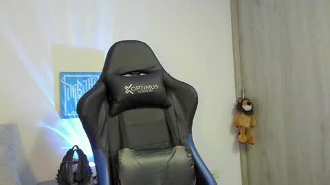 Snapshot of dave_max93 chatting on 7, 10, 2025 DAVE MAX online show from 7, 10, 2025