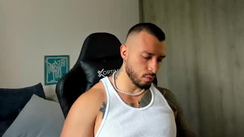 Snapshot of dave_max93 chatting on 9, 11, 2025 DAVE MAX online show from 9, 11, 2025