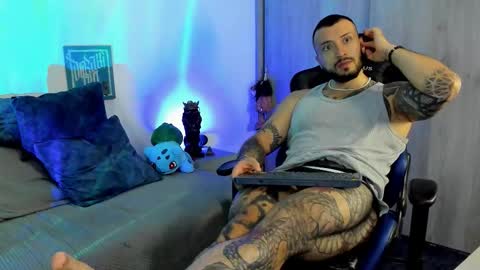 Snapshot of dave_max93 chatting on 24, 11, 2025 DAVE MAX online show from 24, 11, 2025