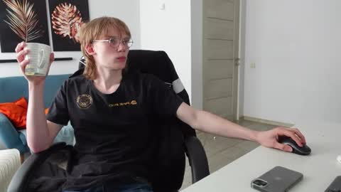 DAVE REDMOND online show from 21, 4, 2026