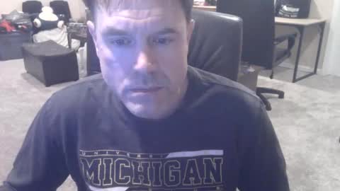 Snapshot of daved14u chatting on 27, 10, 2025 daved14u online show from 27, 10, 2025