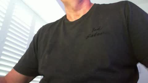 Snapshot of davesu12345 chatting on 6, 10, 2025 davesu12345 online show from 6, 10, 2025