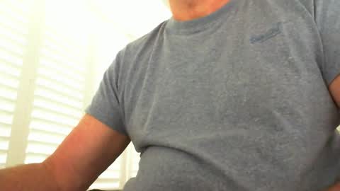 Snapshot of davesu12345 chatting on 17, 10, 2025 davesu12345 online show from 17, 10, 2025