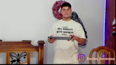 Snapshot of davies_brown chatting on 27, 12, 2024 Davies brown schedule 12pm to 5pm col time online show from 27, 12, 2024