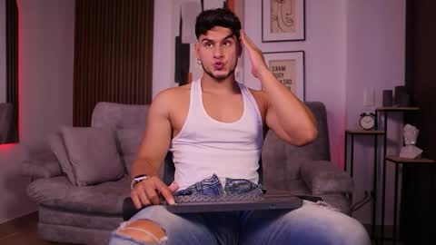 Snapshot of davies_brown chatting on 11, 10, 2025 Davies brown schedule 12pm to 5pm col time online show from 11, 10, 2025