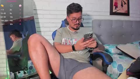 Snapshot of daviidevans chatting on 19, 10, 2025 David Evans online show from 19, 10, 2025