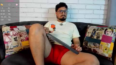 Snapshot of daviidevans chatting on 26, 11, 2025 David Evans online show from 26, 11, 2025