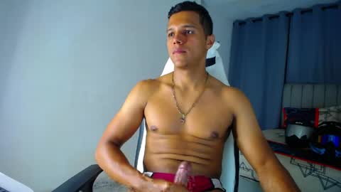 Snapshot of davisito7 chatting on 15, 4, 2026 David Angel online show from 15, 4, 2026