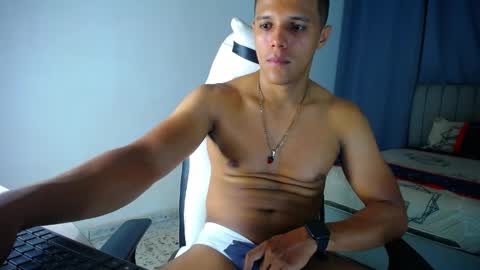 Snapshot of davisito7 chatting on 5, 5, 2026 David Angel online show from 5, 5, 2026