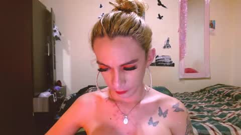 dayanna_01_ online show from 10, 7, 2026