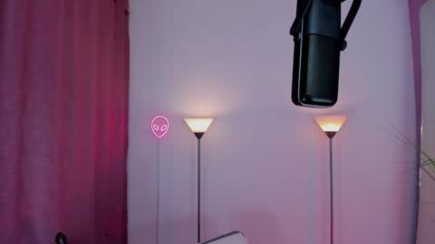 I am Dayanna  tecca online show from 6, 12, 2024