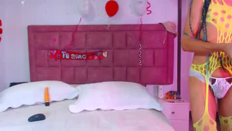 Snapshot of dayannaxxo chatting on 19, 2, 2025 dayannaxxo online show from 19, 2, 2025