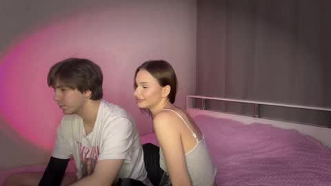 Snapshot of ddewser chatting on 7, 3, 2026 qrovers online show from 7, 3, 2026