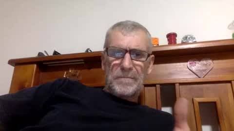 Snapshot of deanofflove2210 chatting on 4, 1, 2025 deanofflove2210 online show from 4, 1, 2025